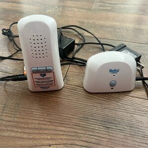 Delta White Audio Monitor Set